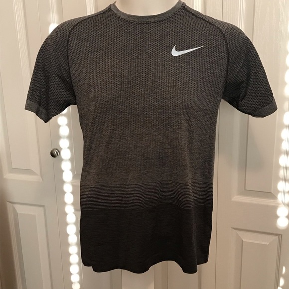 Nike Other - Nike Running tee